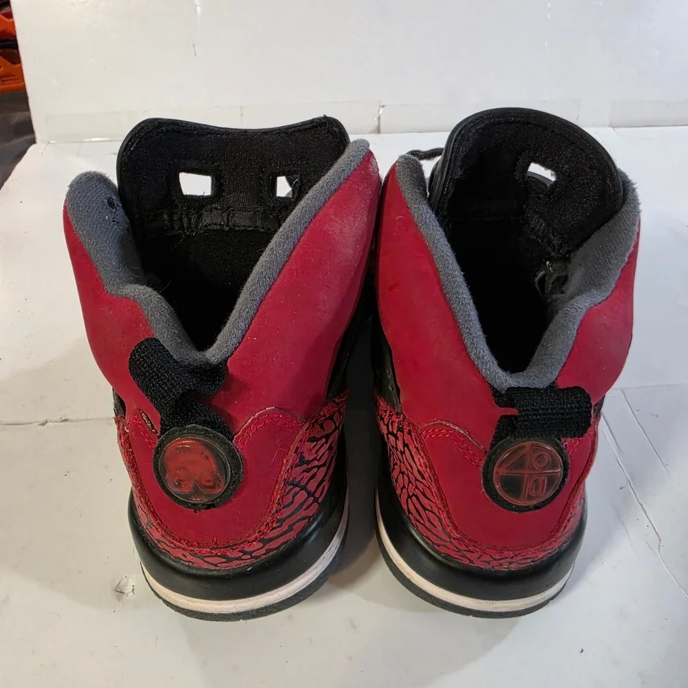 Jordan Spizike Gym Red Black Grey Sneakers 317321-601 Kids Size 3.5Y